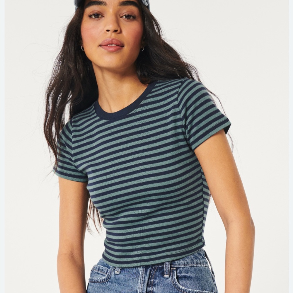 Hollister Short Sleeve Crew Baby Tee